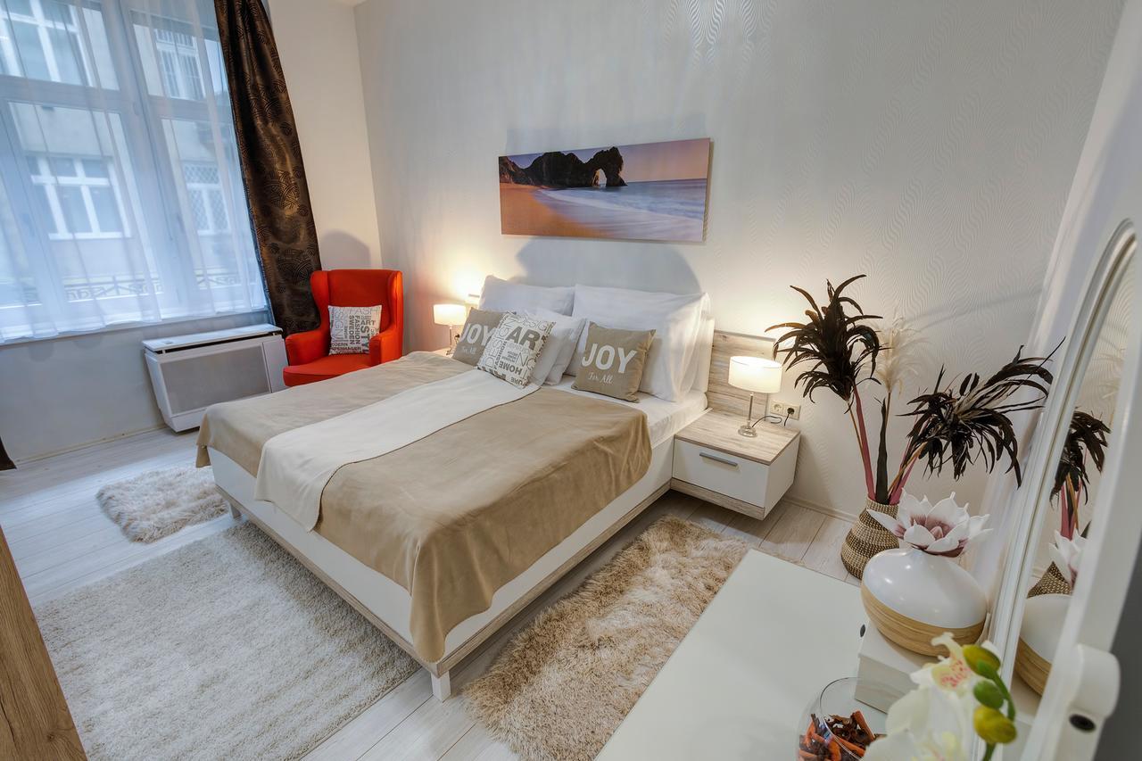 Sweet Dreams At King Street Gold Apartment Budapest Ngoại thất bức ảnh